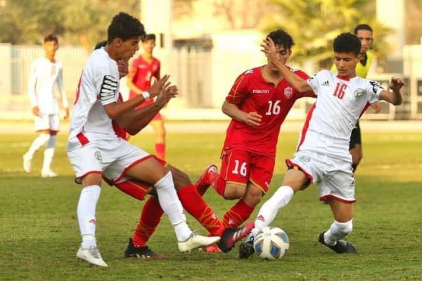 المنتخب اليمني يفوز على نظيره البحريني بخماسية نظيفة ويتأهل إلى نصف النهائي
