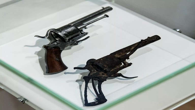 بيع مسدس فان غوخ في مزاد علني بسعر خرافي