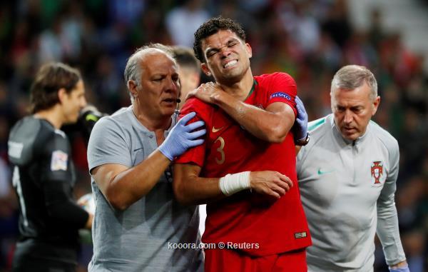 سقوط غريب يهدد مشاركة بيبي في نهائي دوري أمم أوروبا