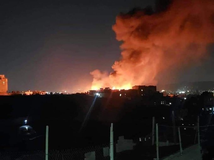 حريق هائل يلتهم أكثر من 10 منازل بصنعاء بسبب تاجر وقود في السوق السوداء