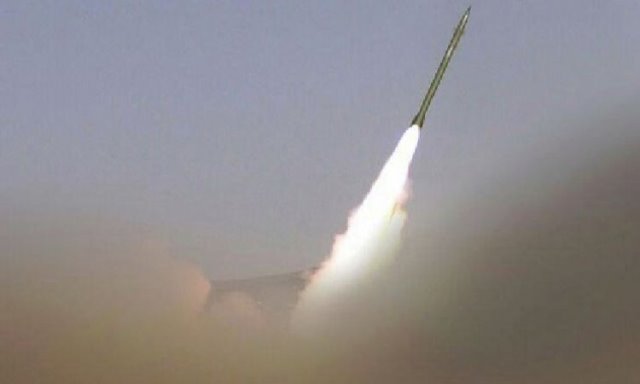 الحوثيون يستهدفون العاصمة السعودية الرياض بصاروخ باليستي
