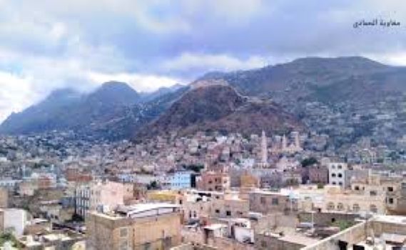 اشتباكات عنيفة بين عصابتي غزوان المخلافي وغدر الشرعبي وسط مدينة تعز