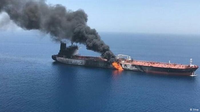 طهران تتهم أمريكا وإسرائيل باستهداف ناقلتها وتتوعد بالرد "المناسب"