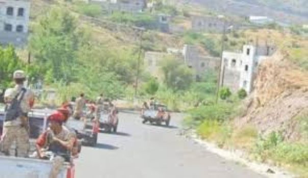 اشتباكات عنيفة بين اللواء 35 مدرع واللواء الرابع مشاة جبلي في تعز جنوب غرب اليمن