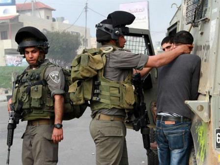 الاحتلال يعتقل 297 فلسطينيا بينهم 12 طفلا خلال أغسطس الماضي