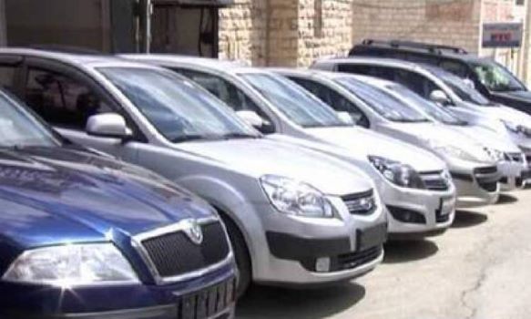 داخلية صنعاء تمنعُ السياراتِ غير المرقَّمة من دخول العاصمة