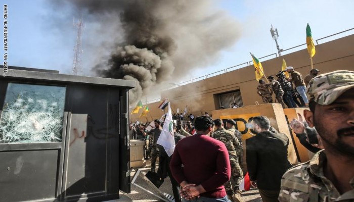 استمرار قصف السفارة الأمريكية في بغداد وإصابة 3 أشخاص