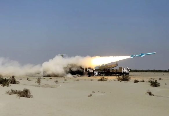 عشية تنصيب بايدن .. إيران تبدأ مناورات برية "هجومية"
