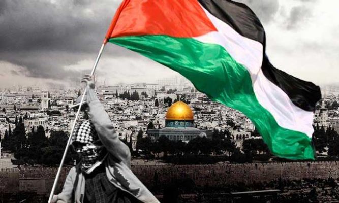 في ذكرى يوم الأرض.. مستوطنون صهاينة يقتحمون باحات المسجد الأقصى