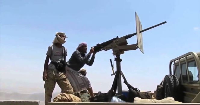 أبين.. تجدد الاشتباكات بين القوات الحكومية والانتقالي عقب انسحابات محدودة