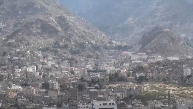 اغتيال ضابط أمني وإصابة جندي برصاص مسلحين مجهولين وسط مدينة تعز