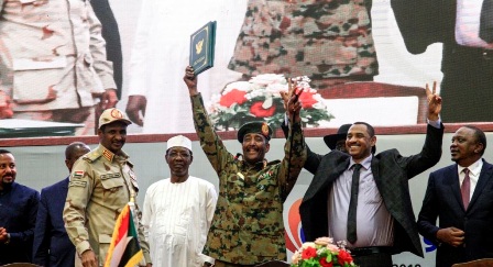 السودان.. التوقيع على اتفاق تقاسم السلطة بين المجلس العسكري والمعارضة