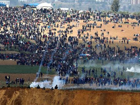 إصابة 70 فلسطينيًا بنيران الاحتلال خلال مسيرات العودة شرق غزة